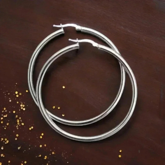 🆕️Minimalist 18K Gold Plated Stainless Steel Hoop Earrings 🌟 Trendy & Chic - Picture 1 of 14